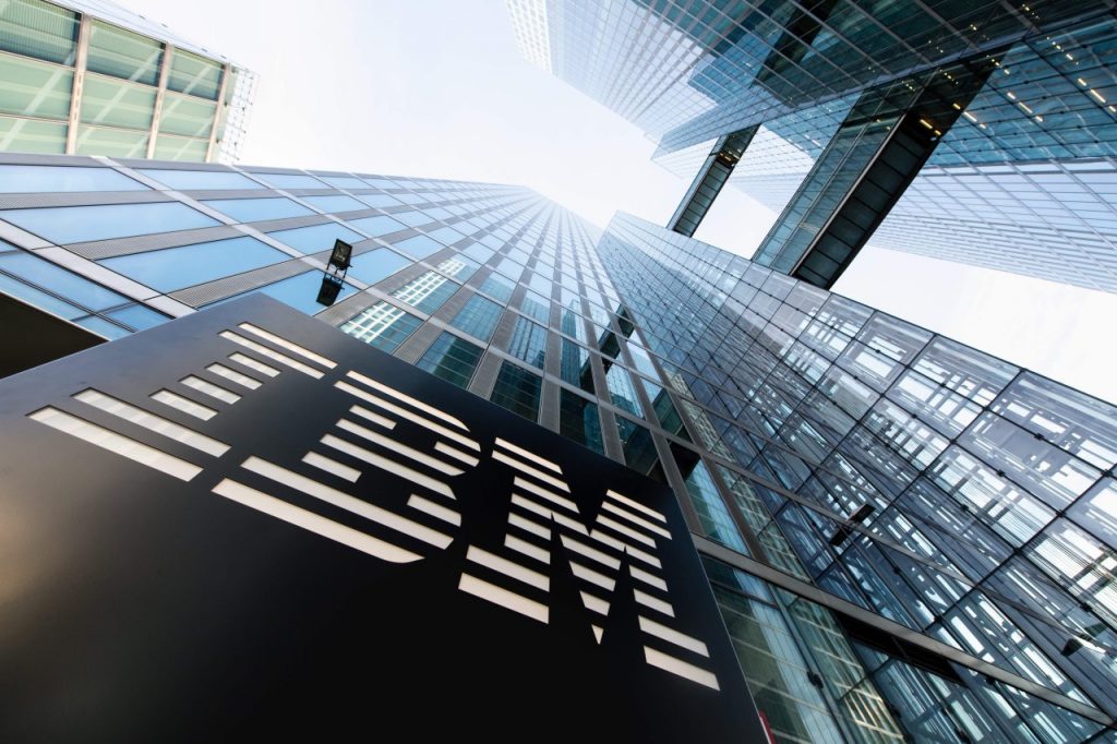 thương hiệu IBM - tập đoàn công nghệ máy tính đa quốc gia